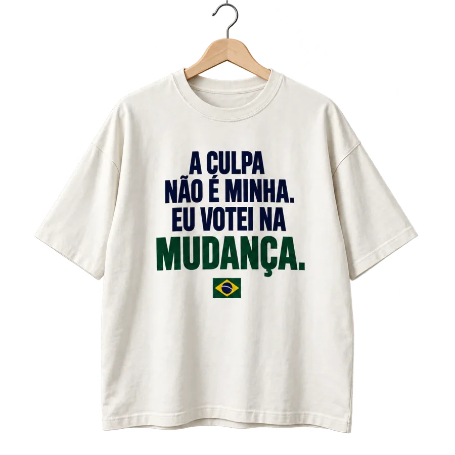 Camiseta branca, frase na frente