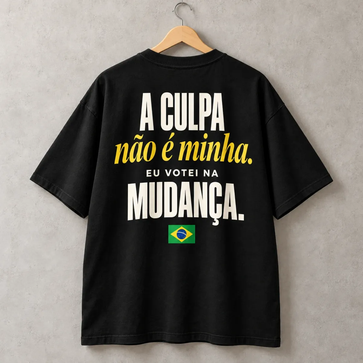 Camiseta oversized A Culpa Não É Minha Preta, frase nas costas, costas